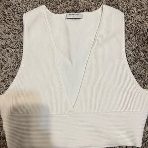 Aritzia Babaton White Ribbed V-Neck Crop Top